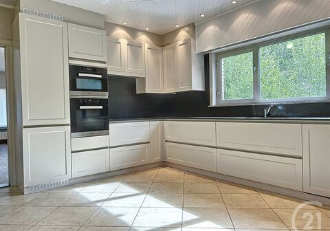 Huis - Vrij beroep te koop in HEIST-OP-DEN-BERG