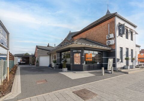 Opbrengsteigendom - Gemengd gebruik residentieel te koop in Heist-op-den-Berg Schriek