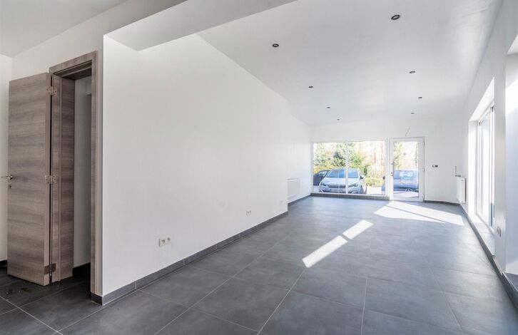 Commercieel gelijkvloers te huur in Mechelen